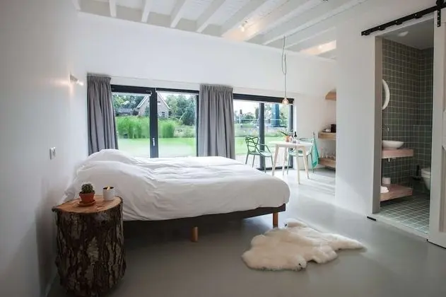 Tek Büyük veya İki Ayrı Yataklı Oda (Fiif)