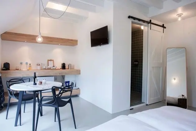 Tek Büyük veya İki Ayrı Yataklı Oda (Trije)