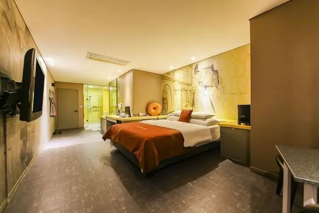 Luxury Oda