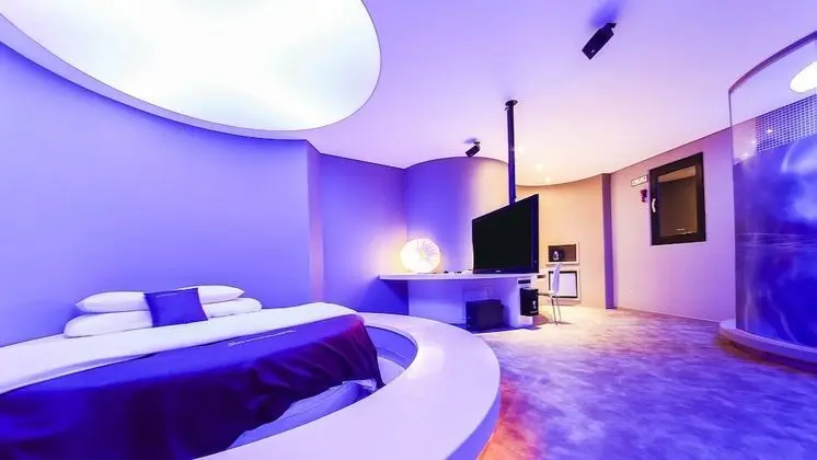 Luxury Oda