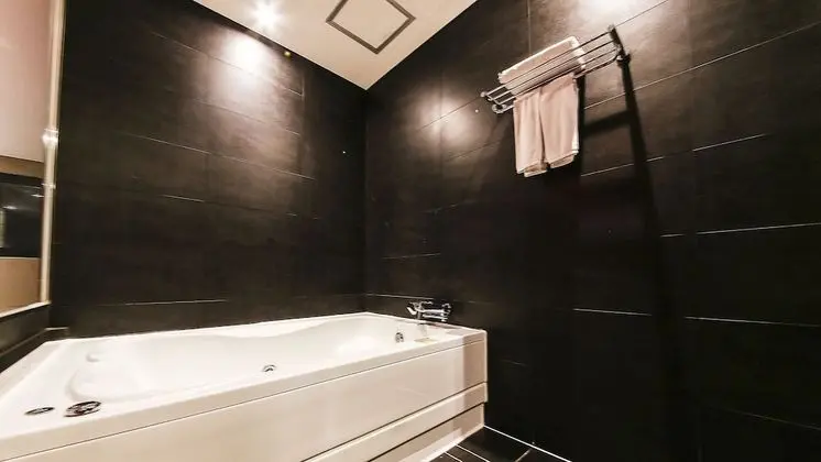 Luxury Oda