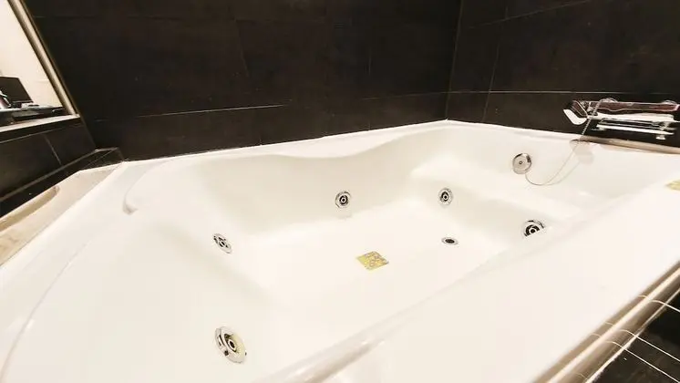 Luxury Oda