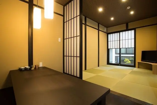 Standard Tek Büyük Yataklı Oda (+ 2 Japanese Futons)