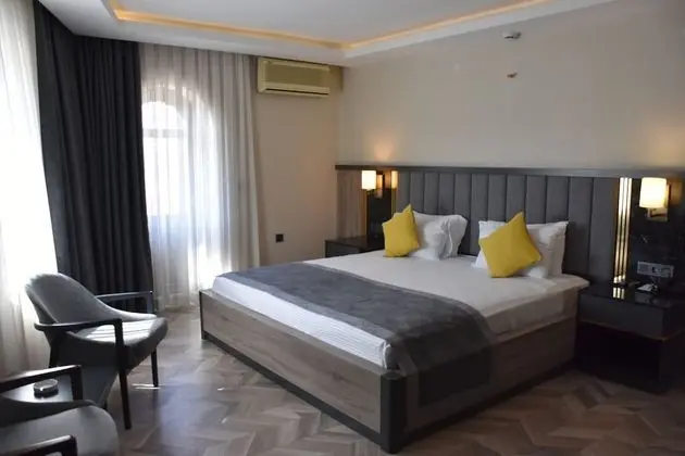Business Oda, Balkon