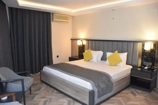 Business Oda, Balkon