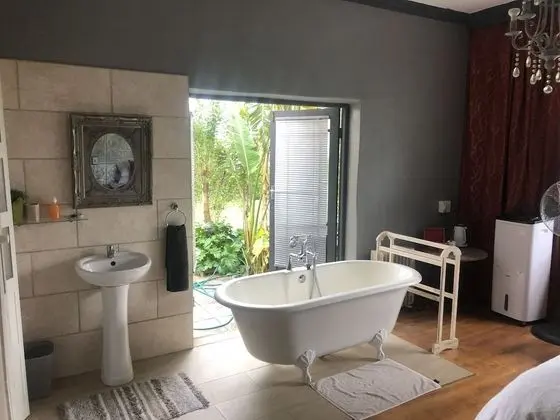 Comfort Tek Büyük Yataklı Oda, Bahçe Manzaralı