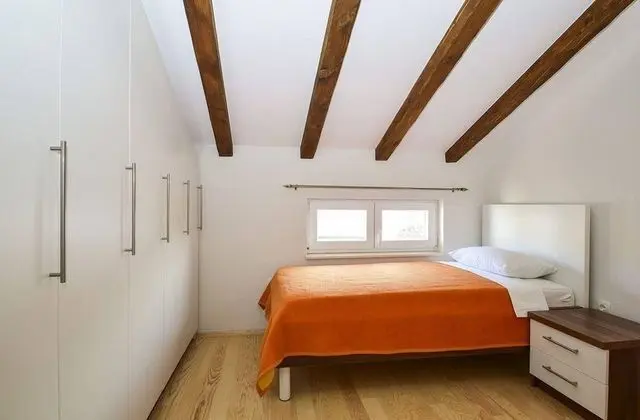 Ev, Birden Çok Yatak Odası, Balkon