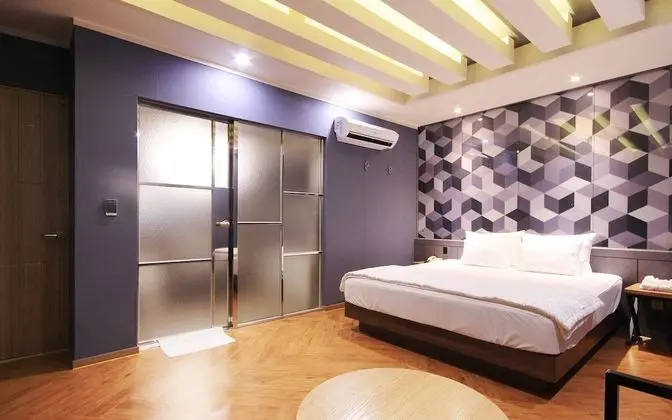 Oda (Suite room (High-end PC Battle Room G)