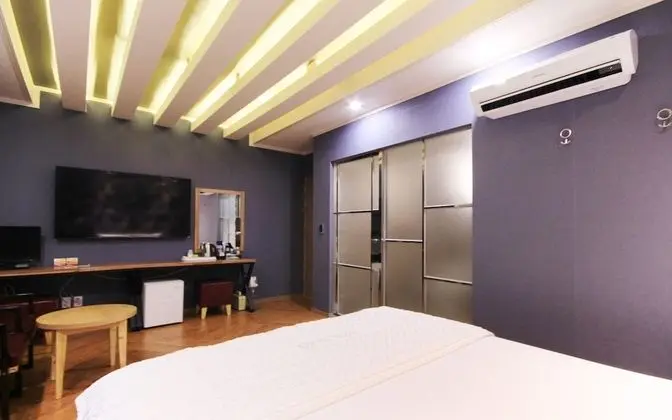 Oda (Suite room (High-end PC Battle Room G)