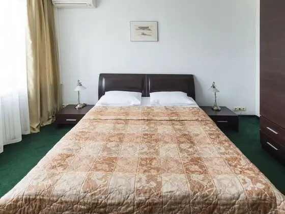 Standard Tek Büyük Yataklı Oda