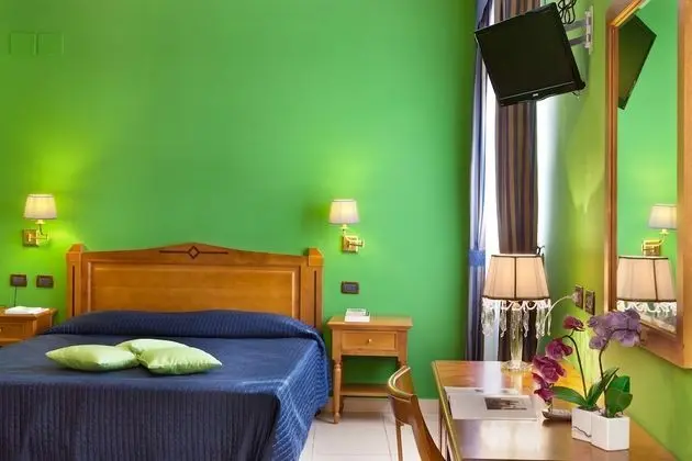 Tek Büyük veya İki Ayrı Yataklı Oda