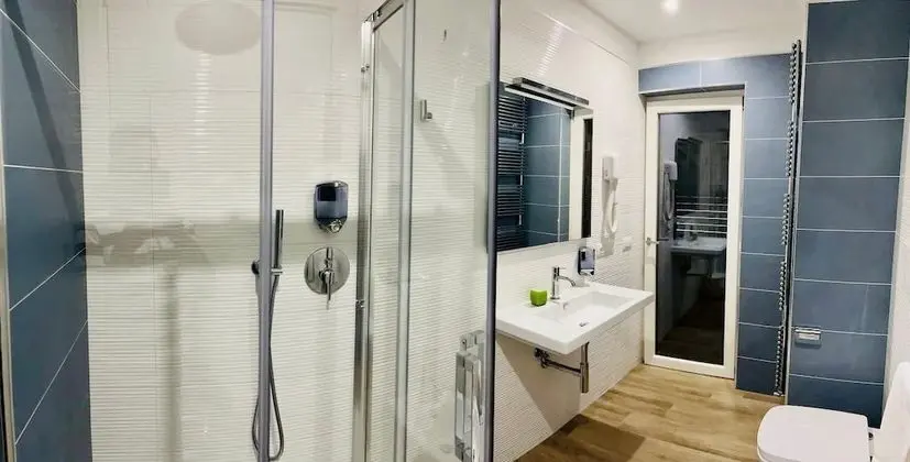 Standard Tek Büyük veya İki Ayrı Yataklı Oda, Balkon