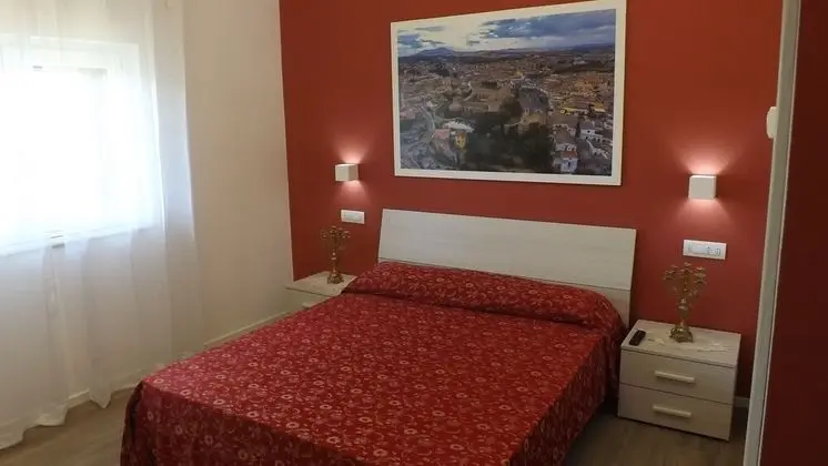 Standard Tek Büyük Yataklı Oda