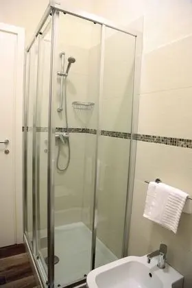 Stüdyo, 1 Büyük (Queen) Boy Yatak