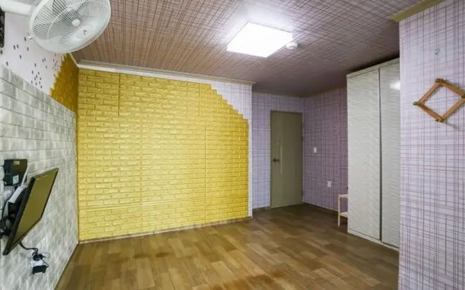 Oda (Room 1)