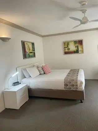 Executive King Courtyard Room