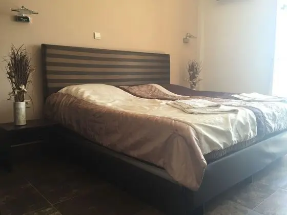Üç Kişilik Oda, Deniz Manzaralı