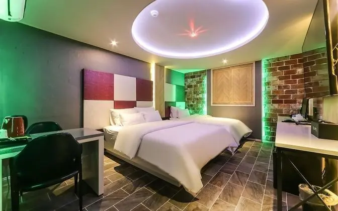 Oda (Double Bed Business Room)