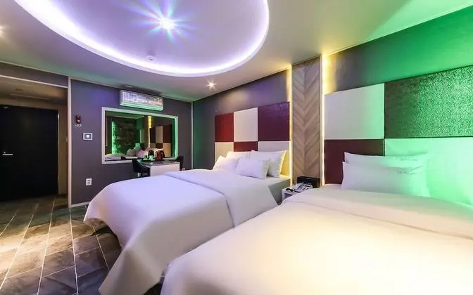 Oda (Double Bed Business Room)
