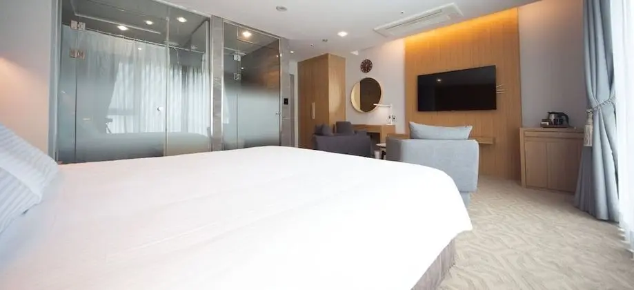 Deluxe Tek Büyük Yataklı Oda (A)