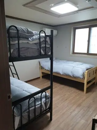 Ortak Ranzalı Oda, Sadece kadınlar için (3 people)