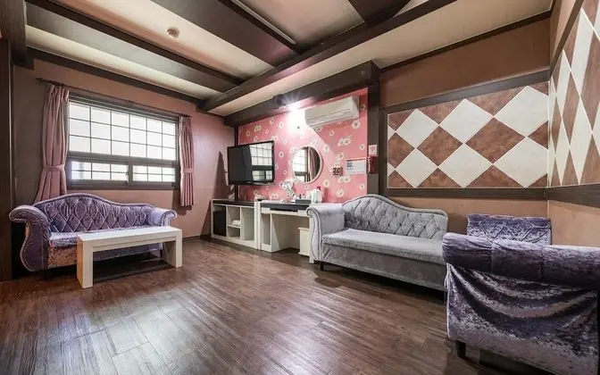 Oda (Large Room (Bed + Ondol))