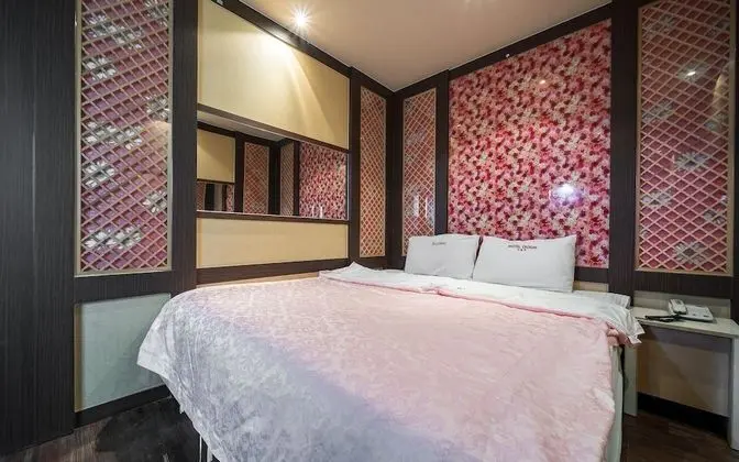 Oda (Large Room (Bed + Ondol))