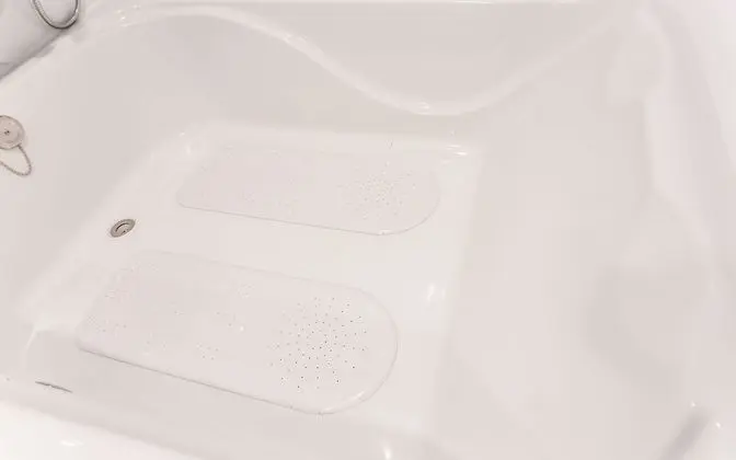 Oda (Ondol (spa+65-inch large TV available)