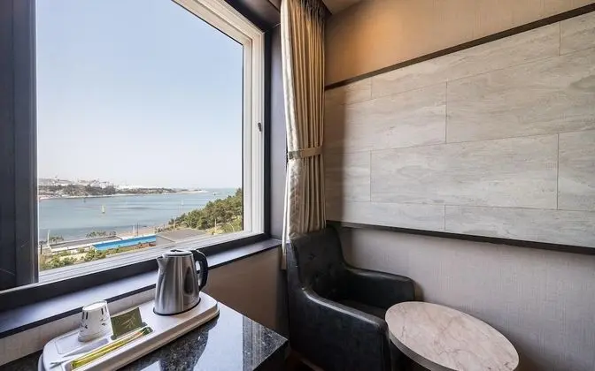 Oda (Deluxe ocean view (Netflix & Disney +)