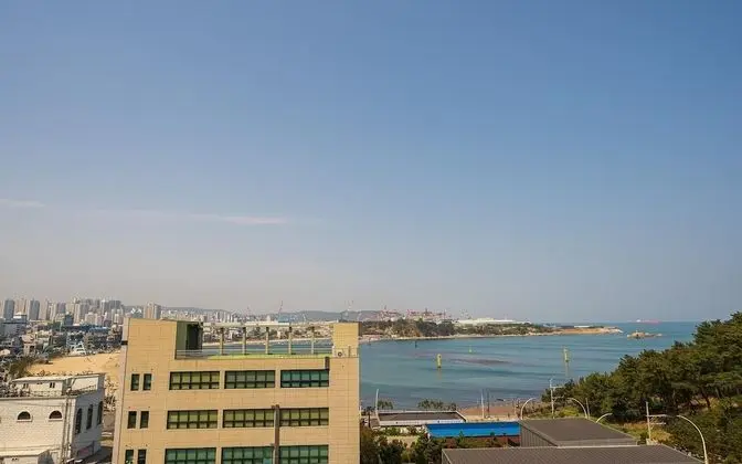 Oda (Deluxe ocean view (Netflix & Disney +)