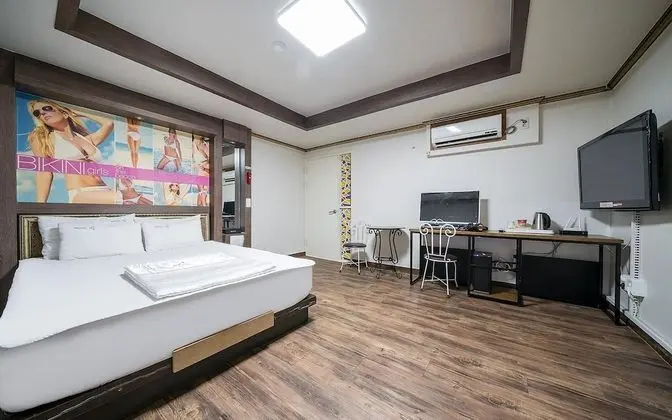 Oda (High specification PC room)