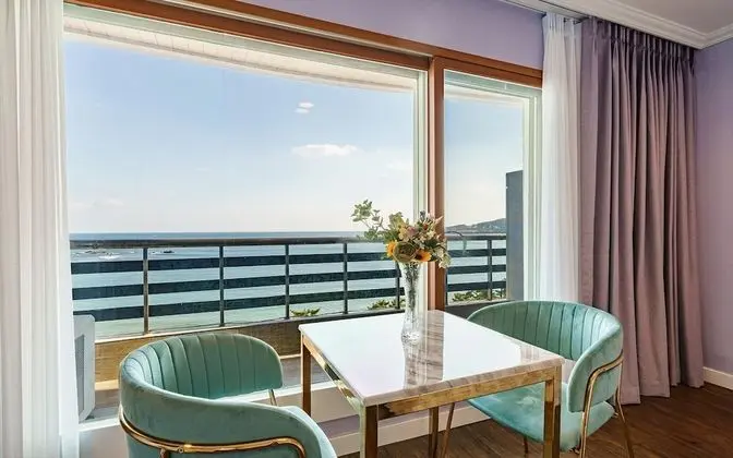 Oda (Ocean View Deluxe)