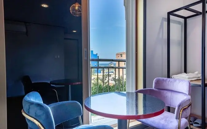 Oda (Deluxe (Netflix Available))