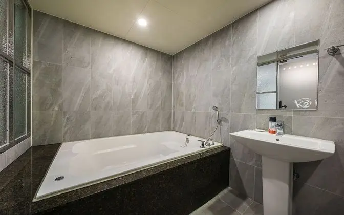 Oda (1 PC in a deluxe room (highest specif)