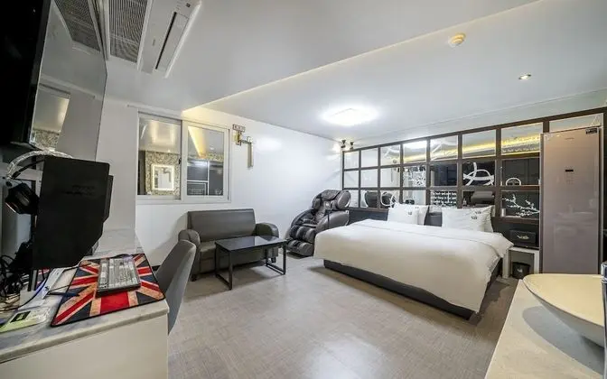 Oda (1 PC in a deluxe room (highest specif)