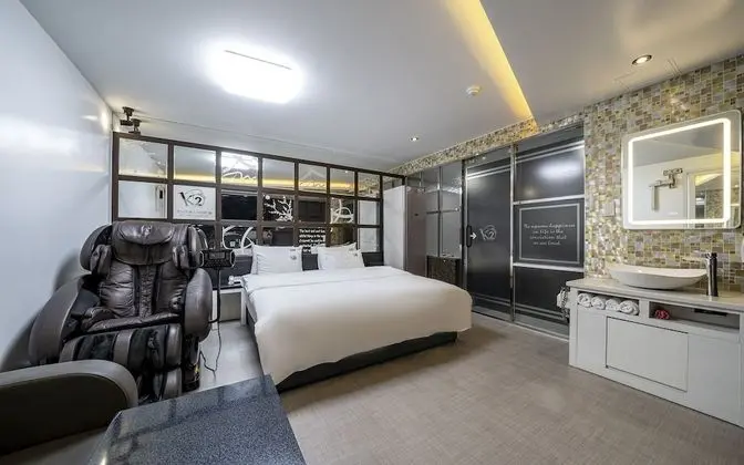 Oda (1 PC in a deluxe room (highest specif)