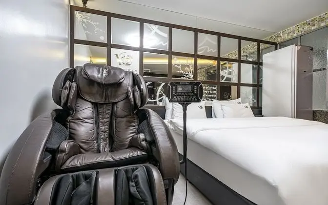 Oda (1 PC in a deluxe room (highest specif)