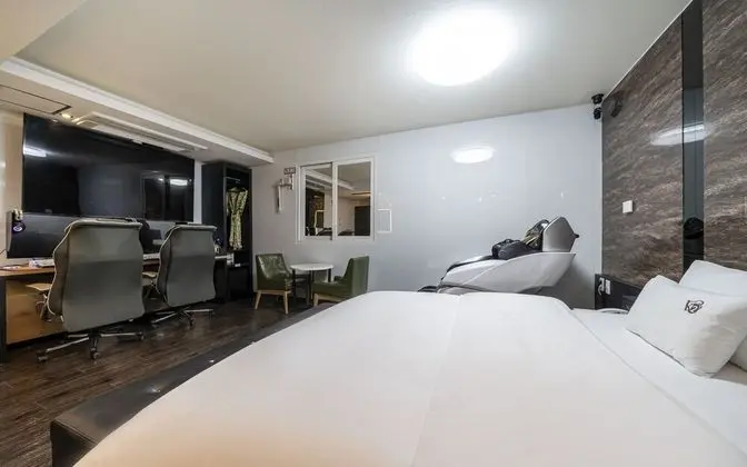Oda (2 PCs in a deluxe room (highest speci)