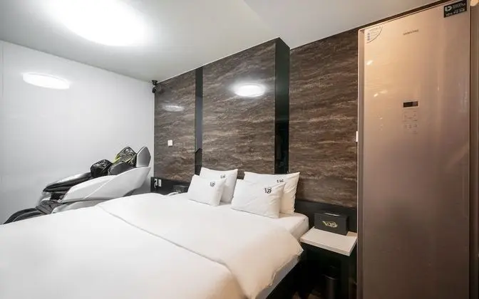 Oda (2 PCs in a deluxe room (highest speci)