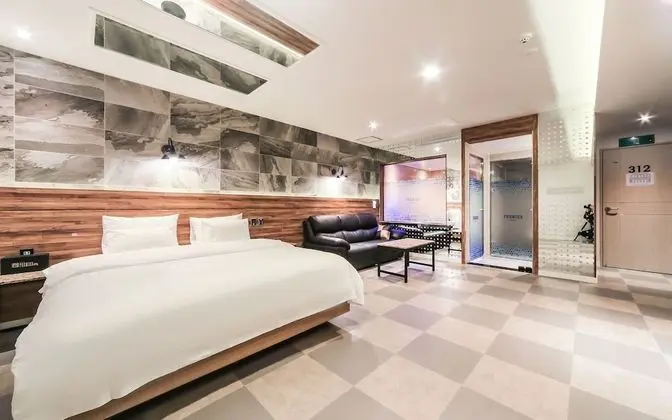 Oda (VIP (with styler / Reservation not al)
