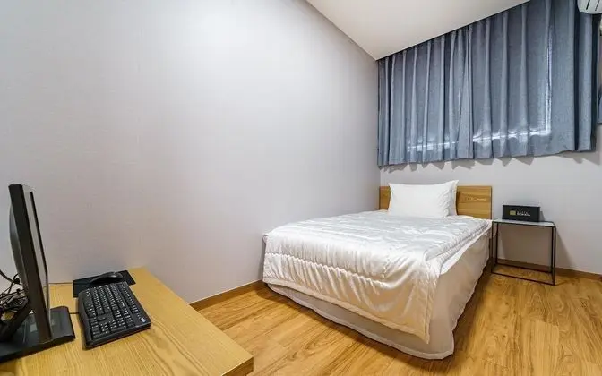Oda (Triple Room-Super Single 3 3PC(Netfli)