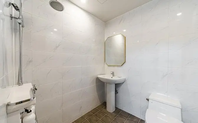 Oda (Triple Room-Super Single 3 3PC(Netfli)