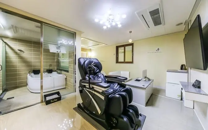 Oda (Sky Room (Massage Chair Air Purifier )