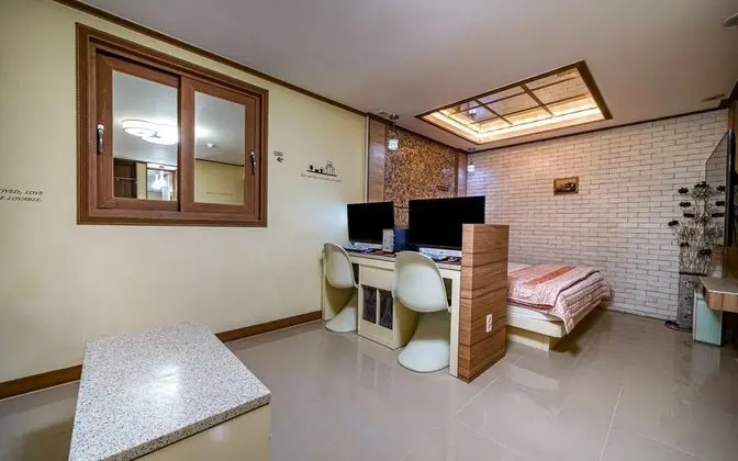 Oda (VIP Couple Room (Netflix &amp; Movie )