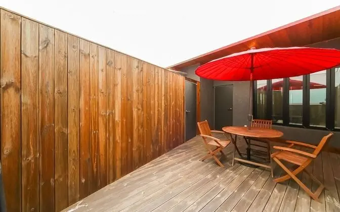 Oda (Suite (Styler Terrace Couple PC Netfl)
