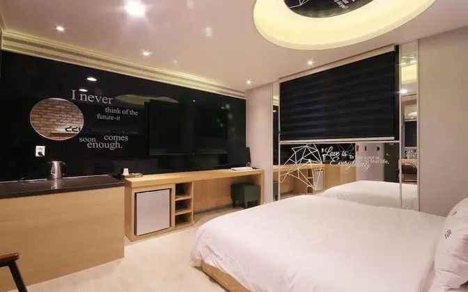 Oda (Drive-In (Premium Mattress Spa 65-inc)