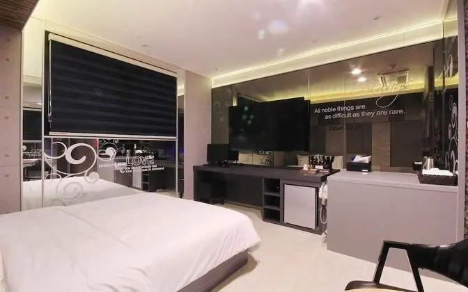 Oda (Drive-In (Premium Mattress Spa 65-inc)