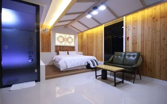 Oda (Standard Room (Free Netflix available)