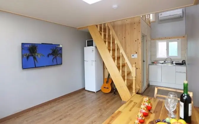 Oda (Room 3)