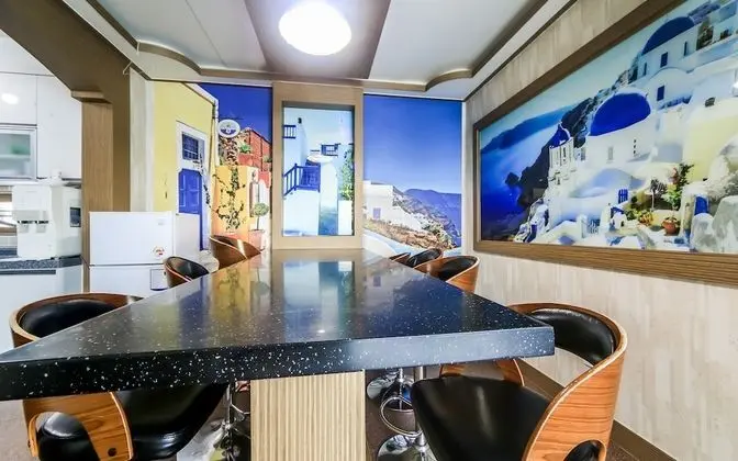 Oda (Pension Room (Netflix Available Doubl)